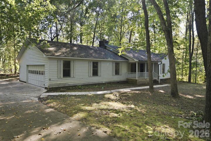 Property Photo:  8607 Wellington Lane  NC 28075 