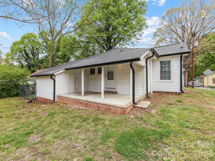 Property Photo:  721 Broad Street  NC 28081 