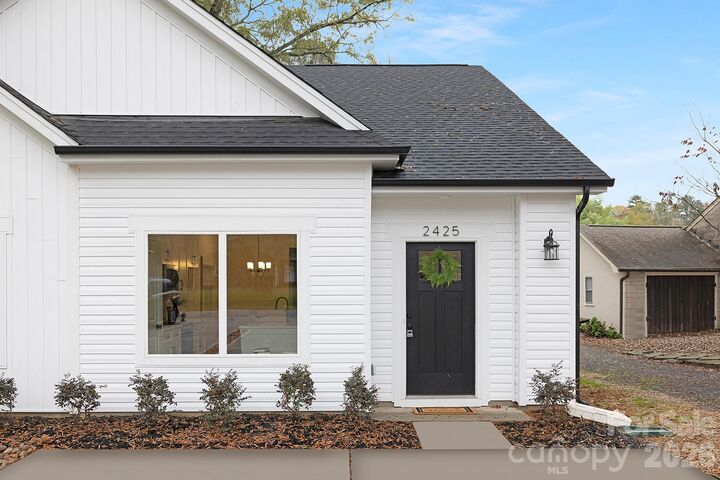 Property Photo:  2425 Toddville Road  NC 28214 