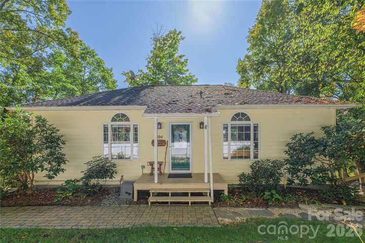 Property Photo:  804 Madison Heights Drive  NC 28753 
