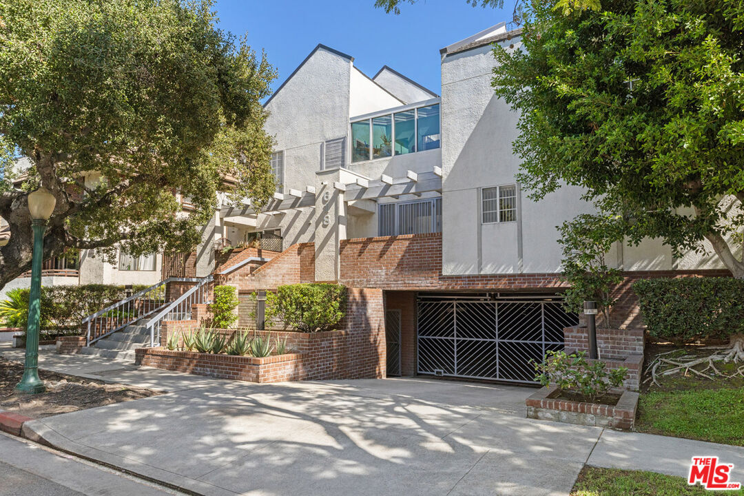Property Photo:  618 N Howard St, Unit 221  CA 91206 
