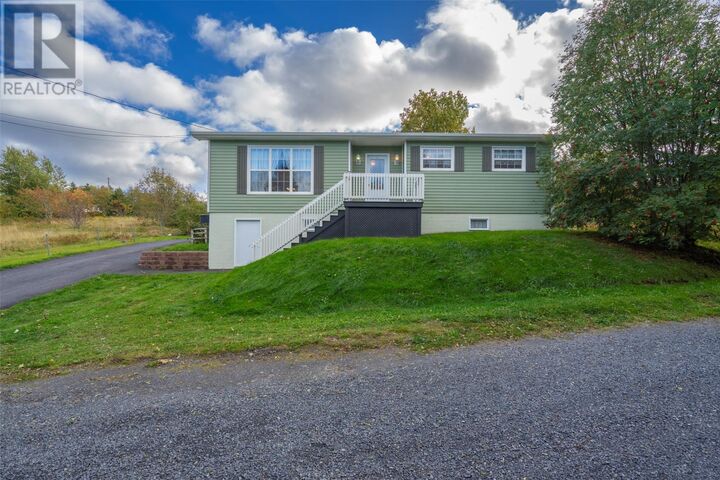 Property Photo:  7 Pondside Hill  NL A1Y 1C5 
