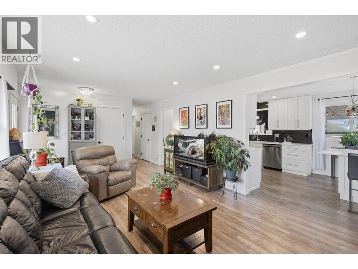 Property Photo:  1239 10th Street  BC V2B 3A9 