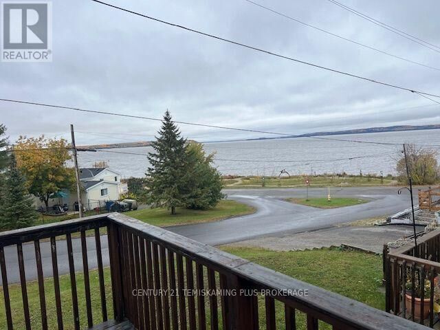 Property Photo:  240 Elliott Street West  ON P0J 1K0 