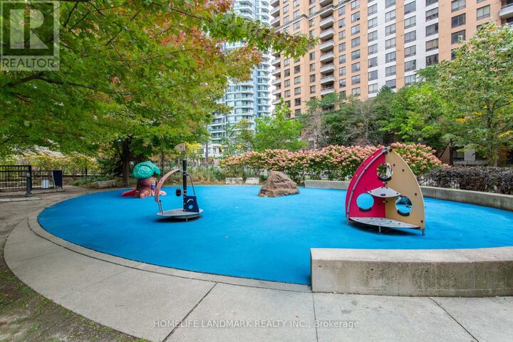 Property Photo: 500 Doris Avenue ON M2N 0C1