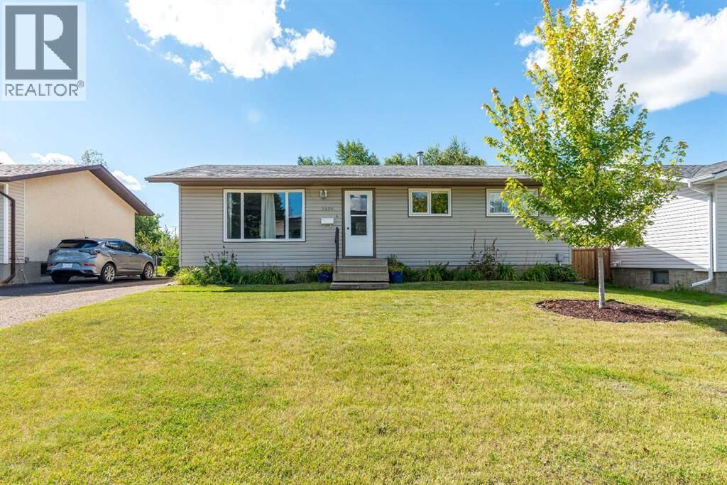 Property Photo:  3408 52 Avenue  AB T9V 1H6 