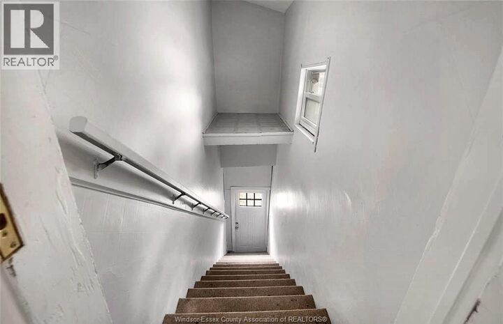 Property Photo:  736 University East 2  ON N9A 2Z7 