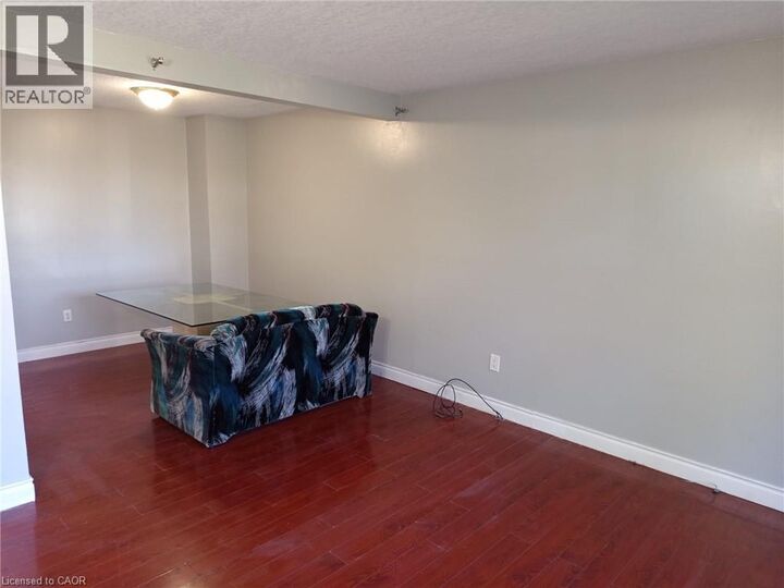 Property Photo:  123 Mooregate Crescent  ON N2M 2E9 