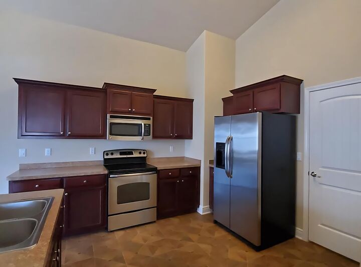 Property Photo: 110 Bronze Circle FL 32539