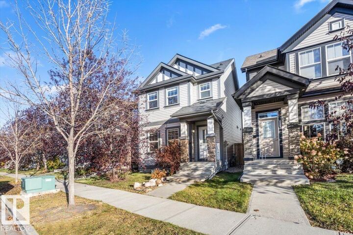 Property Photo:  3122 Arthurs Crescent SW  AB T6W 2H7 