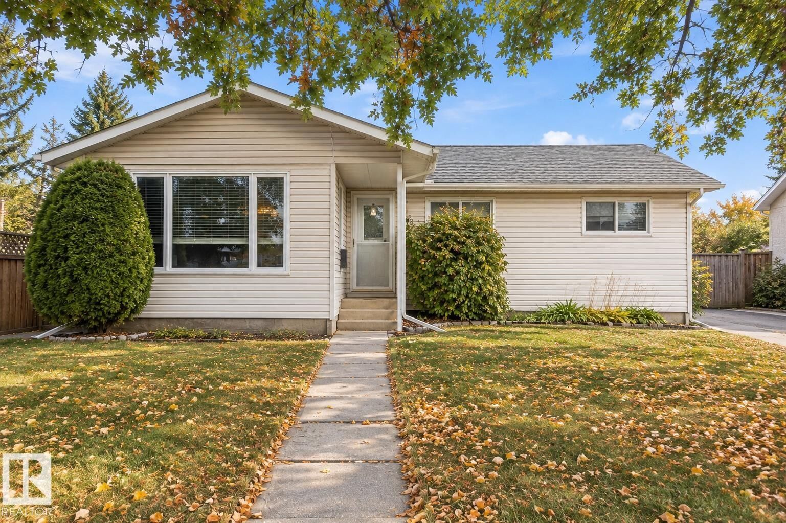 Property Photo:  59 Rosewood Drive  AB T8A 0L8 