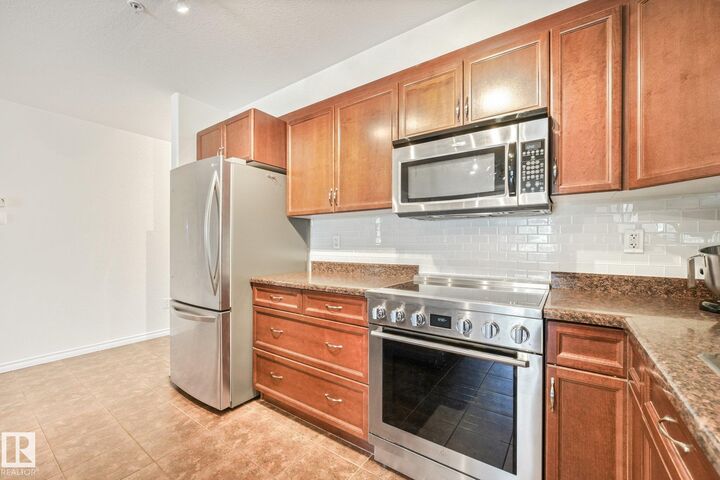 Photo de la propriété:  1589 Glastonbury Boulevard NW 209  AB T5T 2V1 