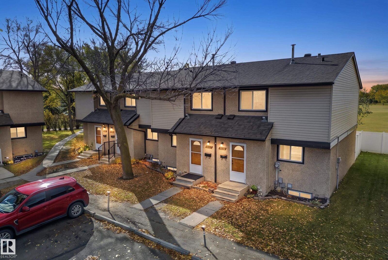 Property Photo:  3257 142 Avenue NW  AB T5Y 1H9 