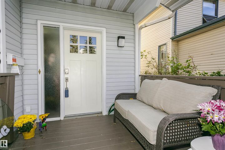 Property Photo:  10839 80 Avenue NW  AB T6E 1V9 