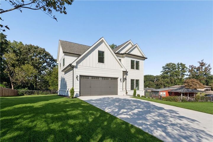 Property Photo:  2425 Elmwood Circle  GA 30339 