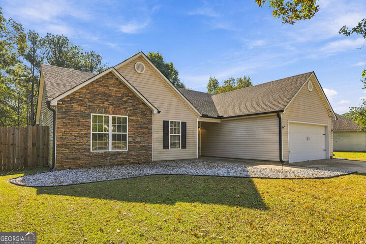 Property Photo: 170 Vintage Drive GA 30014
