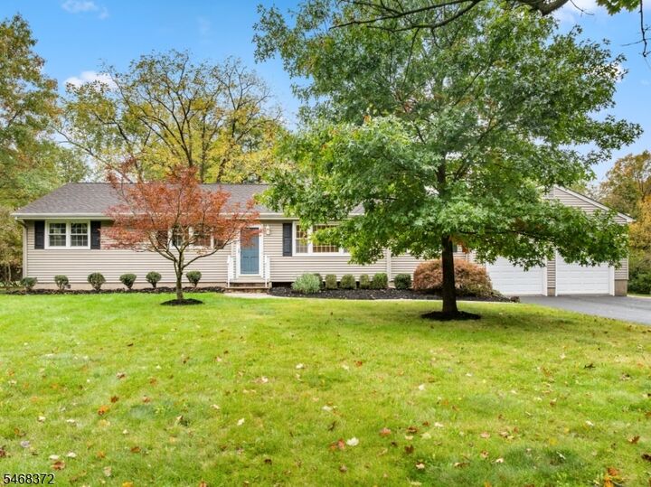 Property Photo: 9 Fieldhedge Dr NJ 08844