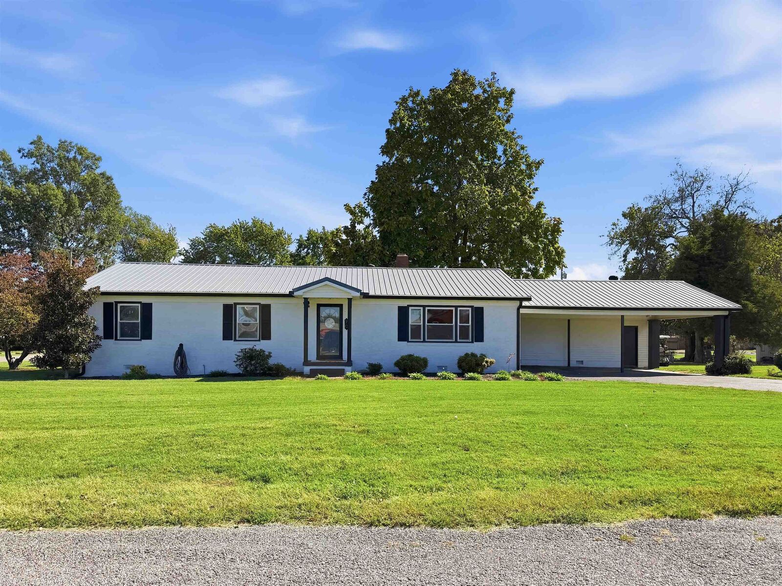 Property Photo: 70 Walnut St KY 42459-0000