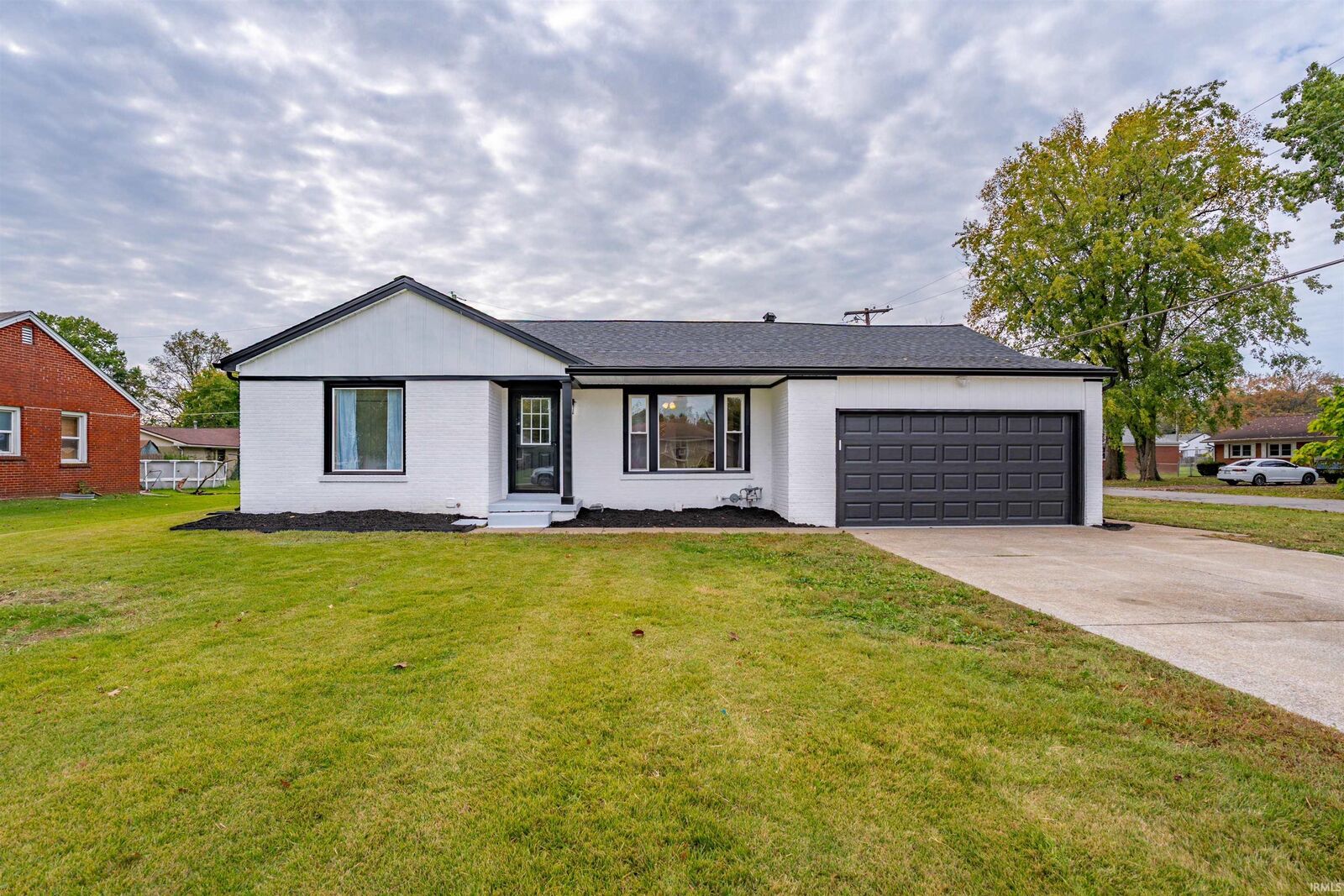Property Photo:  1901 S Walnut Lane  IN 47714 