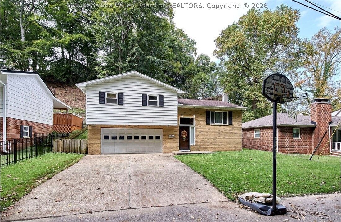 Property Photo:  404 South Street  WV 25303 