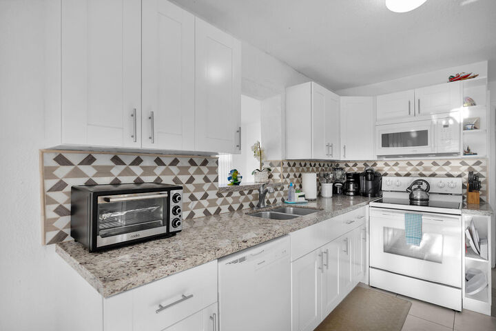 Property Photo:  400 117th Street Ocean  FL 33050 