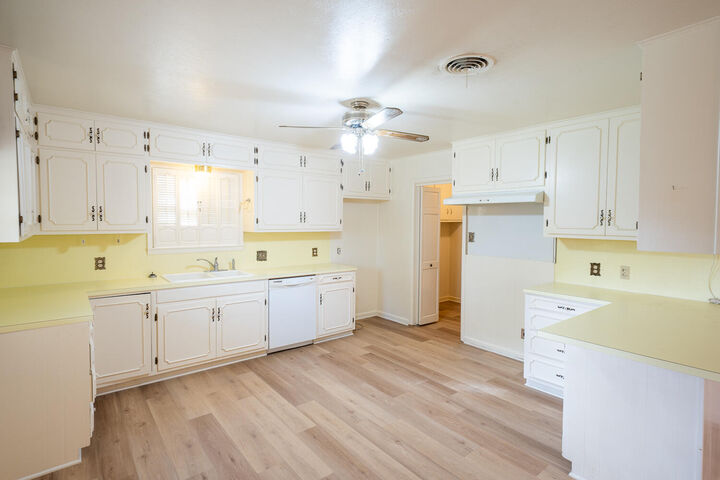 Property Photo:  3709 46th Street  TX 79413 