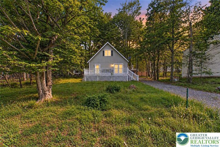 Property Photo:  2027 Skyview Terrace  PA 18466 