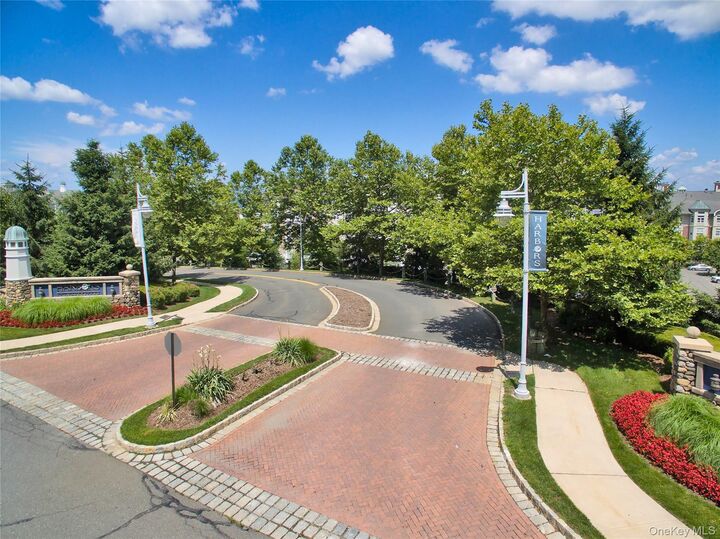 Property Photo: 1121 Round Pointe Drive NY 10927