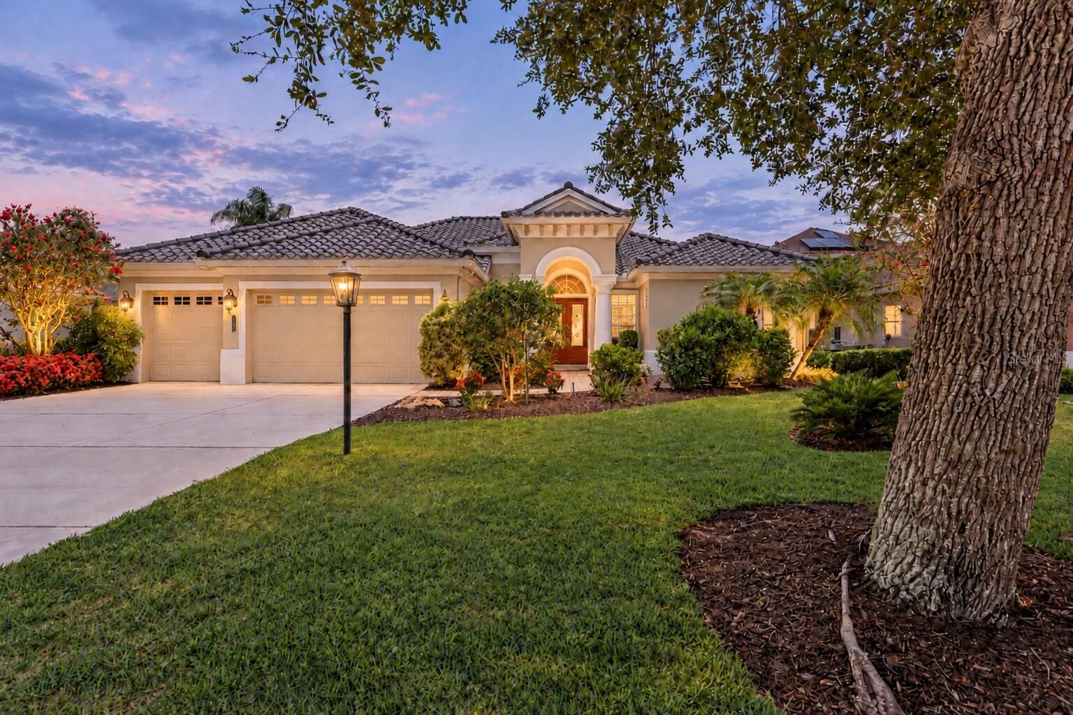 Property Photo: 13409 Kildare Place FL 34202