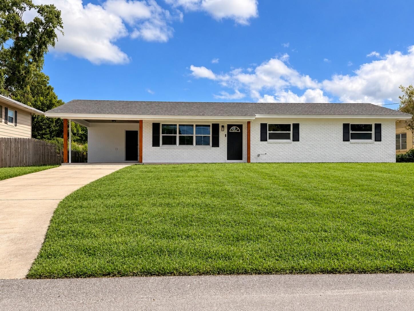 Property Photo:  120 Hawthorne Road  FL 33884 