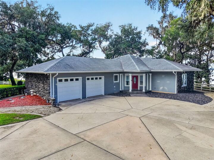 Property Photo: 15050 SE 140th Avenue Road FL 32195