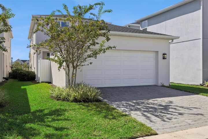 Property Photo: 1717 Crowncrest Drive FL 32703