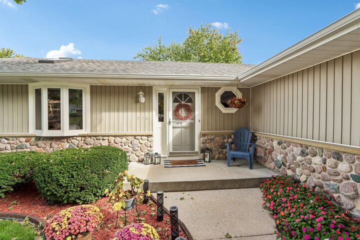 Property Photo:  516 High St  WI 53072 