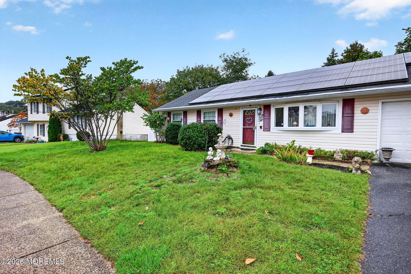 Property Photo:  7 Colonial Court  NJ 08005 