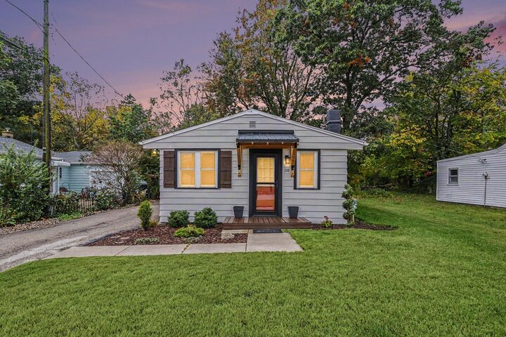 Property Photo:  206 Ward Avenue  MI 49085 
