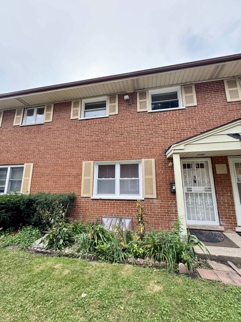 Property Photo: 1411 W Touhy Avenue B IL 60626
