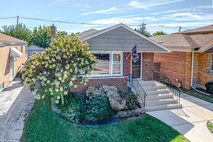 Property Photo:  3851 W 108th Place  IL 60655 