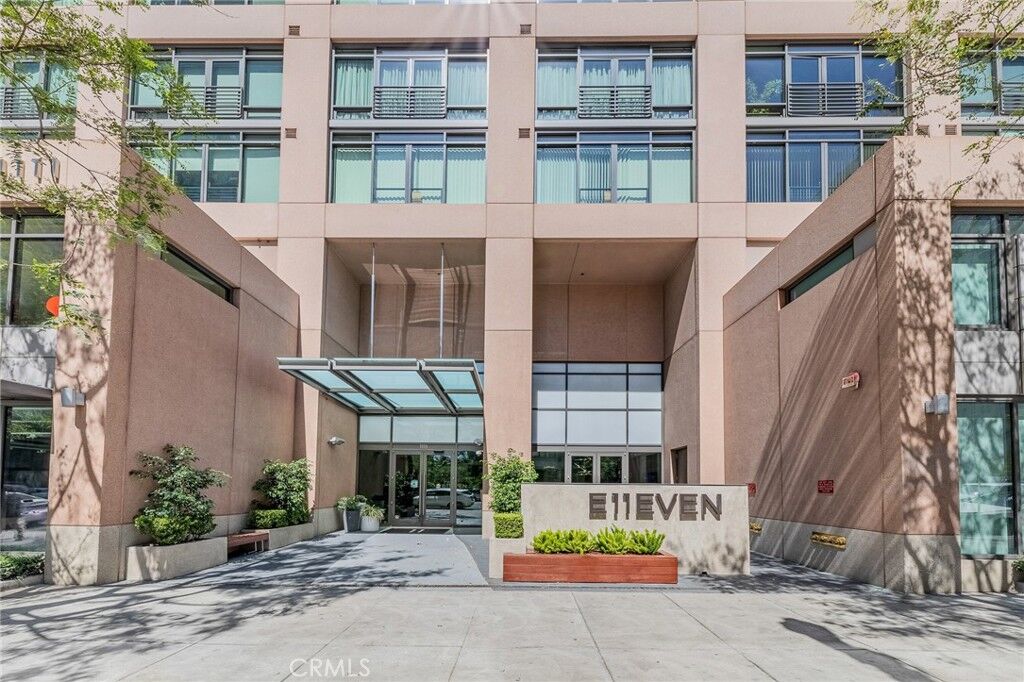 Property Photo:  1111 S Grand Avenue 518  CA 90015 