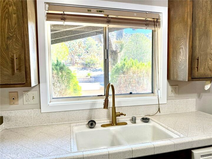 Property Photo: 56862 La Cadena CA 92284
