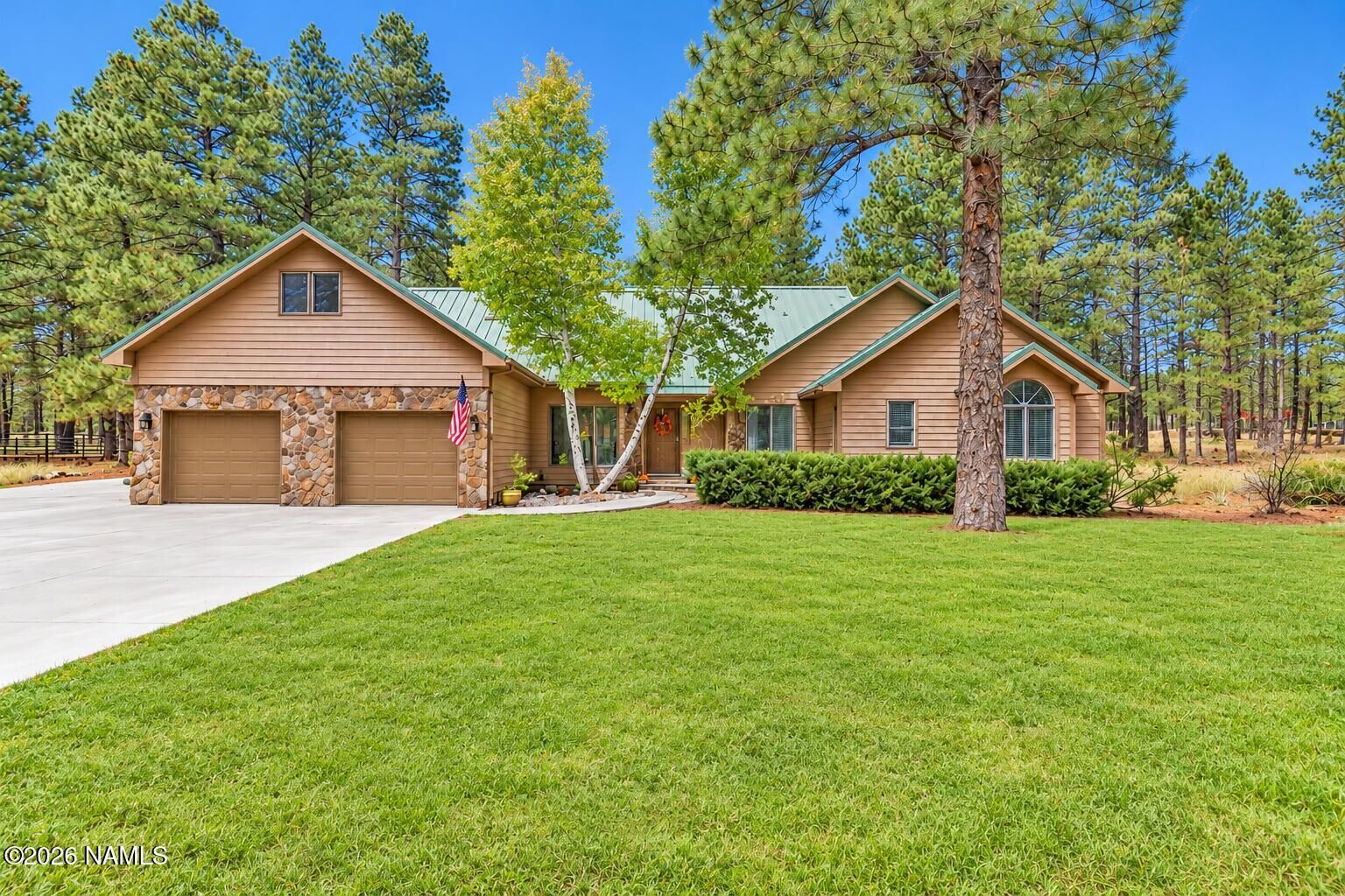 Property Photo:  3005 S Surrey Lane  AZ 86005 