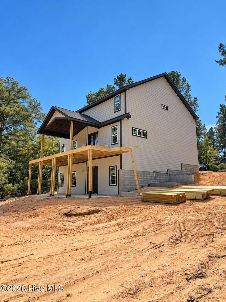 Property Photo:  124 Berkshire Court  NC 27376 