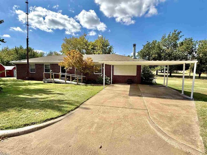 Property Photo:  1013 S 3rd  OK 74631 