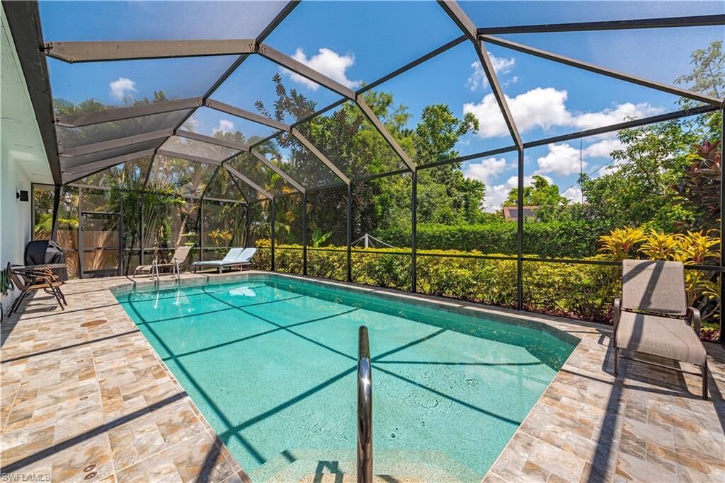 Property Photo: 2358 Kings Lake Blvd FL 34112