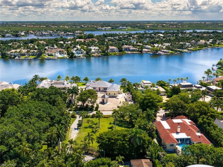 Property Photo:  2670 Treasure Ln  FL 34102 