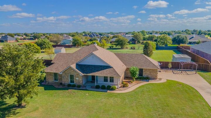 Property Photo: 2750 N Mockingbird Lane TX 76065