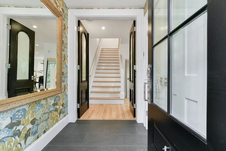 Property Photo:  15 Pleasant St 1  MA 02139 