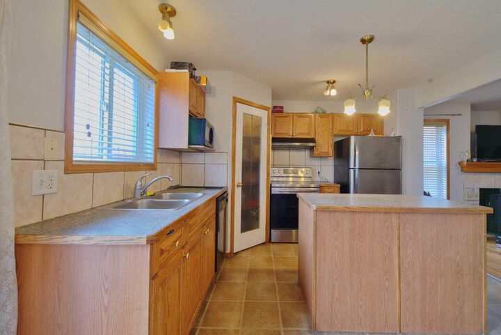 Property Photo:  179 Saddlemead Close NE  AB T3J 5E6 