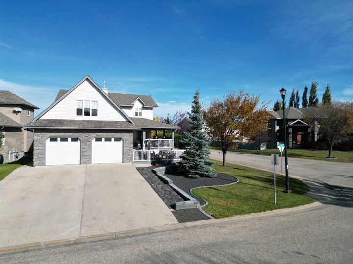 Property Photo:  9302 Lakeshore Court  AB T8X 1S4 