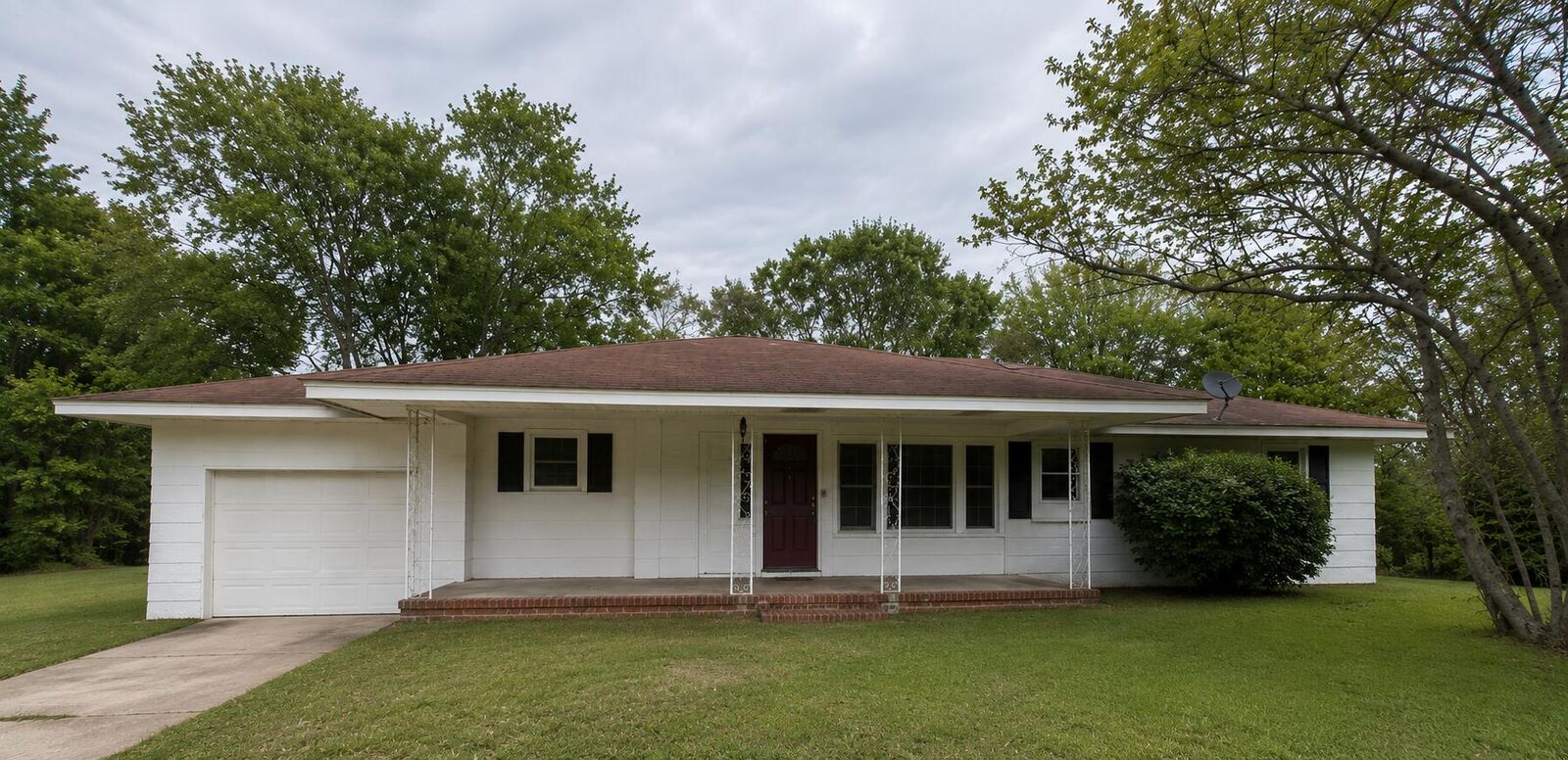 Property Photo:  600 Anacoco St  LA 71446 