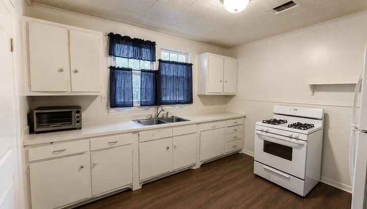 Property Photo:  912 Dennis Ave  LA 71446 